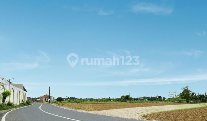 Tanah Jogja Tepi Jalan Dekat Kota dan Malioboro