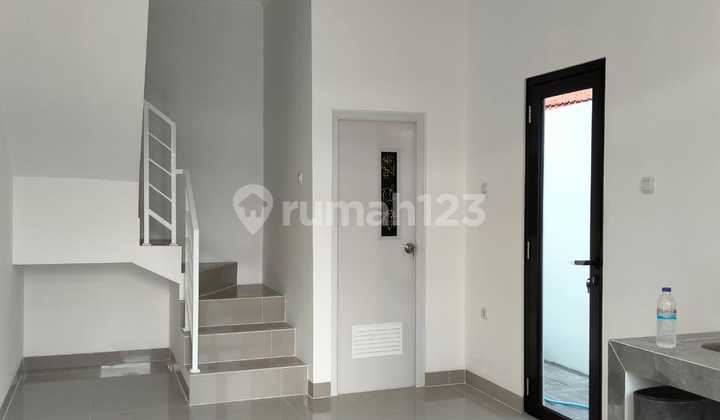 2-Story House Inside Gang Jalan Pramuka Sari Percetakan Negara 2-Story House Inside Gang Jalan Pramuka Sari Percetakan Negara