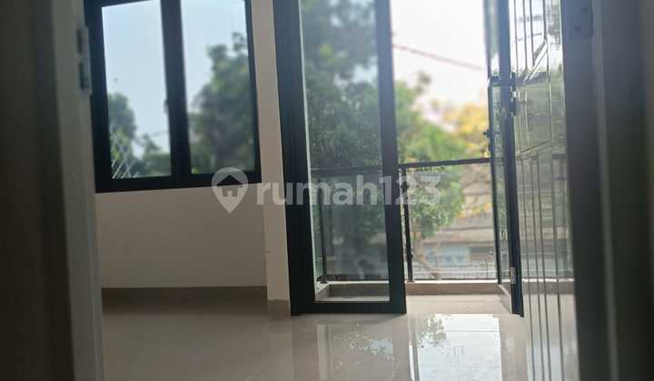 Dijual Rumah Baru 2 Lantai Akses Mobil di Cempaka Putih Jakarta Pusat 2