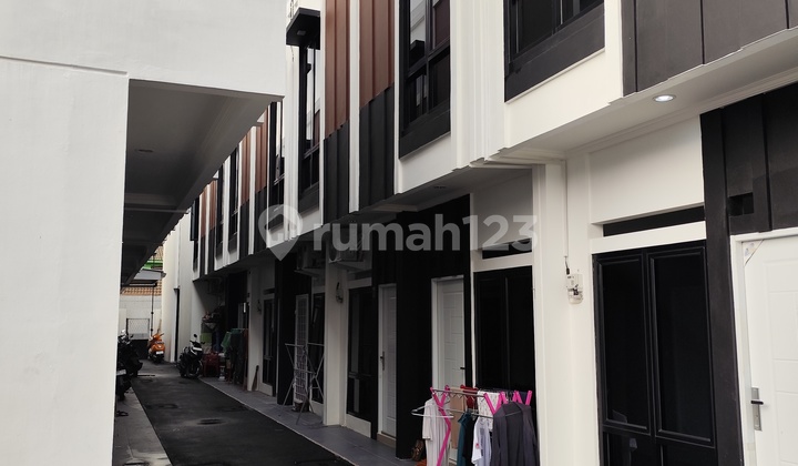 For Sale 2-Story House in Alley, Kampung Rawa Selatan, Johar Baru, Central Jakarta 2