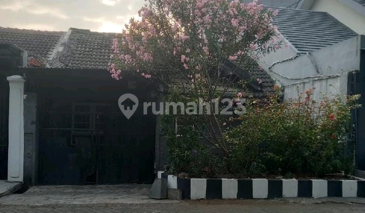 Dijual Rumah Hitung Tanah Raya Wiguna bisa untuk Usaha