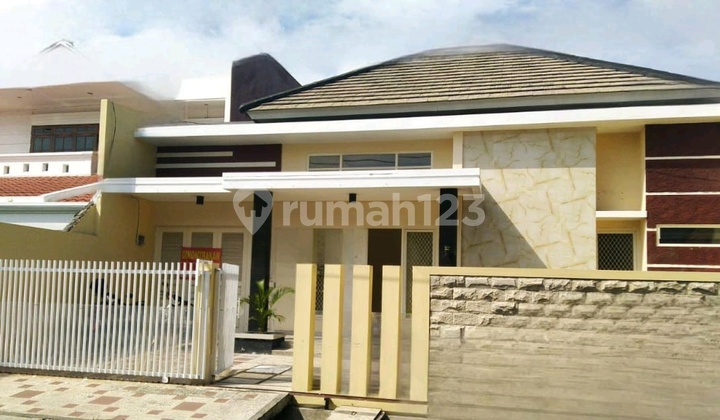 Disewakan Rumah Manyar Tirtoasri