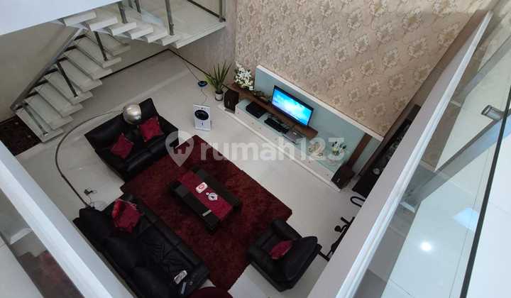 Rumah Second Minimalis Split Level Super Terawat Siap Huni Furnished Dharmahusada Indah 2