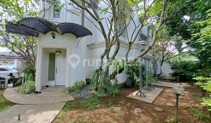 Rumah Hook 2 Lantai Wiyung Surabaya Semi Furnished Mewah 1