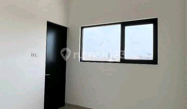 Ruko Raya Pucang Anom New, Has Parking Area 2