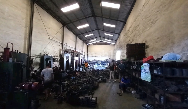 Gudang di Tengah Kota Sidoarjo Jenggolo