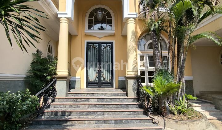 Rumah Super Mewah Golf View Citraland Surabaya