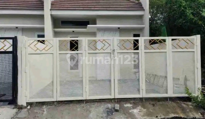 Rumah Taman Gunung Anyarluar Cluster, Row 3 Mobil 1