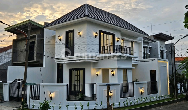 Modern Minimalist House Rungkut Asri Surabaya