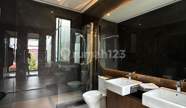 Rumah Manyar Kertoadi New Luxury House 2