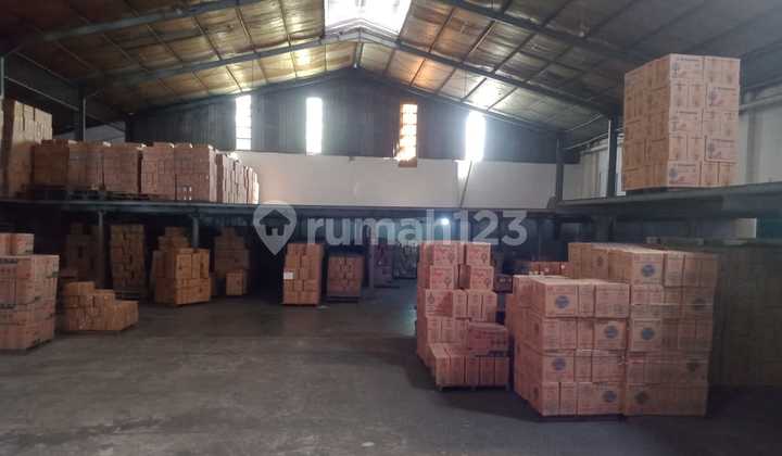 Warehouse for Rent, Ready to Use, Located in Margomulyo Indah Warehousing Area