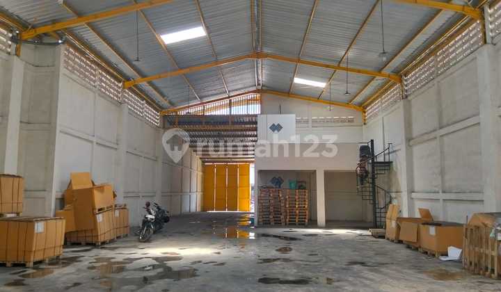 Warehouse for Rent on Tropodo Waru Main Road. Warehouse for Rent on Tropodo Waru Main Road.