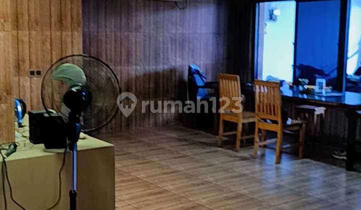 Bangunan Multifungsi Ruangan Kantor Gudang dan Rumah Jalan Raya Tapos