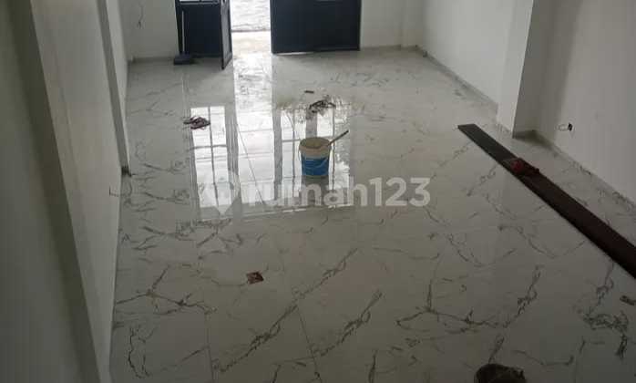 New Shop House with Extensive Parking in a Densely Populated and Strategic Area 1