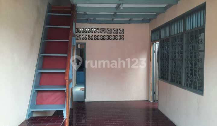 Rumah Hook di Pancoran Mas Hunian Nyaman dan Tenang di Pancoran Mas 2