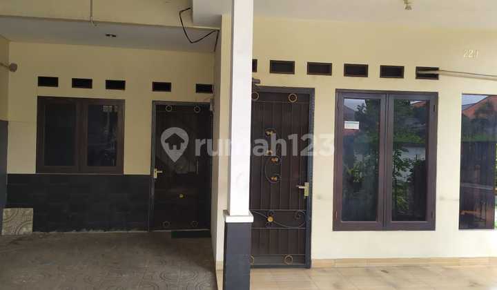 Rumah Kukusan Dekat Tol dan Kampus Ui 2