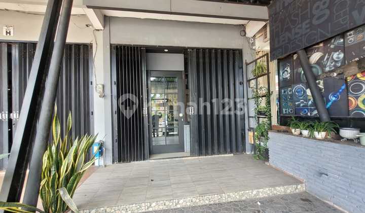 Ruko, 3 Lantai di Kawasan Lowokwaru, Malang Dekat dengan Universitas Brawijaya Ruko, 3 Lantai di Kawasan Lowokwaru, Malang Dekat dengan Universitas Brawijaya