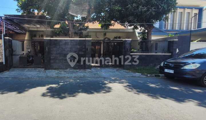 Rumah Strategis dan Murah di Pusat Kota Surabaya Dekat dengan Universitas Airlangga Rumah Strategis dan Murah di Pusat Kota Surabaya Dekat dengan Universitas Airlangga