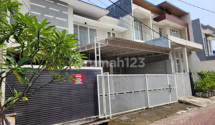 Rumah 2 Lantai Minimalis Murah di Pusat Kota Surabaya 2