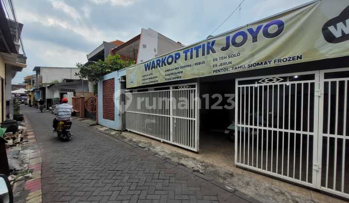 Strategic and Affordable House in the Wiyung Area Close to Pakuwon Mall Surabaya 2