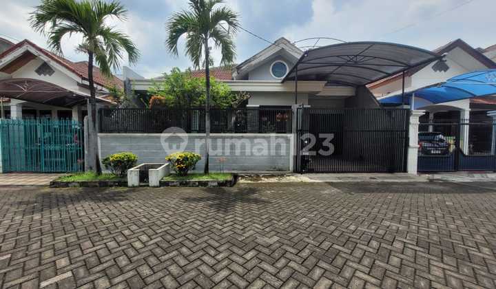 Strategic House in Surabaya Area Near Galaxy Mall 2