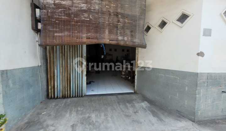Rumah Strategis di Kawasan Surabaya Dekat dengan Surabaya Chinatown
