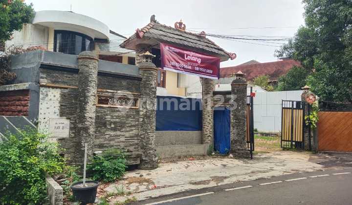 Rumah 2 Lantai Bagus dan Murah di Kawasan Cilandak Dekat dengan MRT Fatmawati