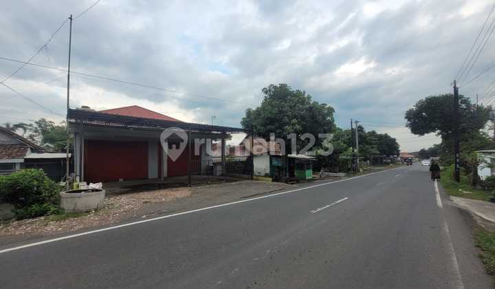 Strategic House and Shop in Purwosari Area Near Purwodadi Plaza Toll Road 2