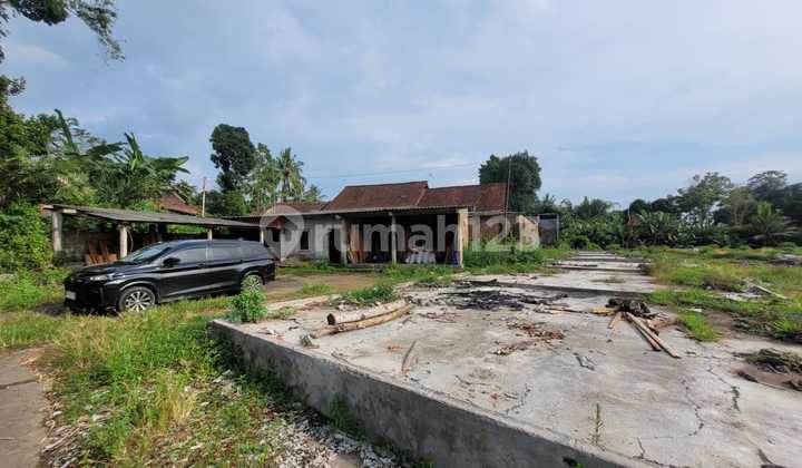 Good and Affordable Warehouse and Chicken Coop in the Jerukagung Area near the Magelang-Yogya Highway Good and Affordable Warehouse and Chicken Coop in the Jerukagung Area near the Magelang-Yogya Highway