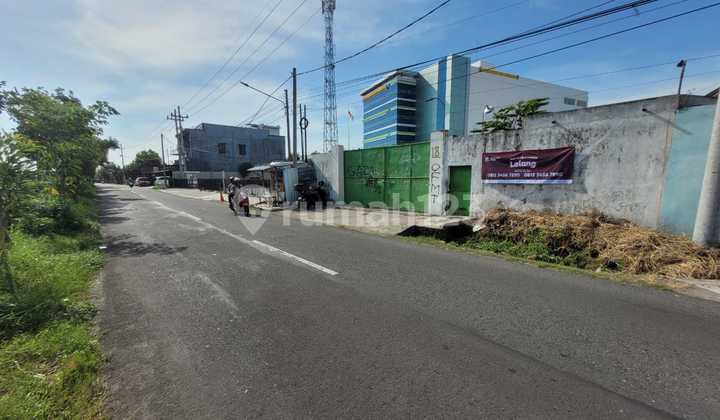 Large and Cheap Factory Near Gelora Gajah Mada Stadium