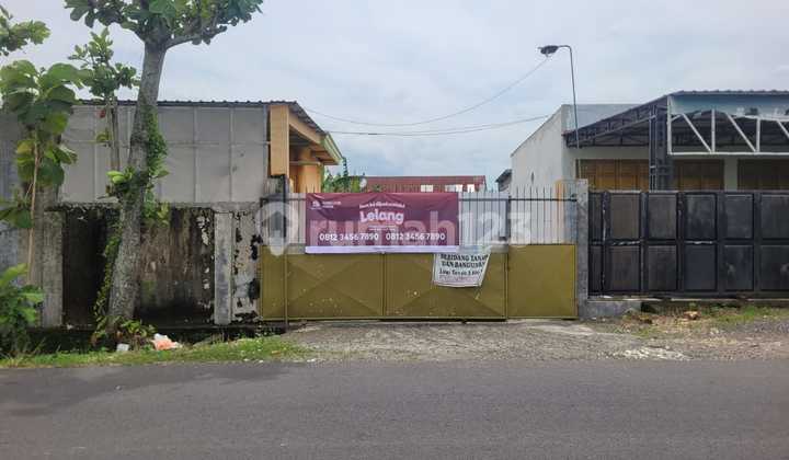 Strategic and Affordable Warehouse Near Bojonegoro Station Strategic and Affordable Warehouse Near Bojonegoro Station