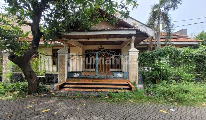 Strategic House in Surabaya City Center Near Gunung Sari Gate 2