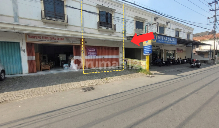 Strategic and Affordable 2-Story Shop House in Magersari Area, Mojokerto, Near Mojokerto City Square 2