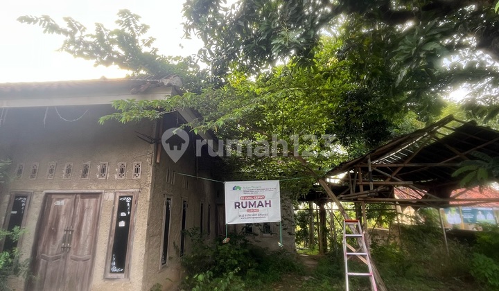 House on a Strategic Road Marketable House on a Strategic Road Marketable