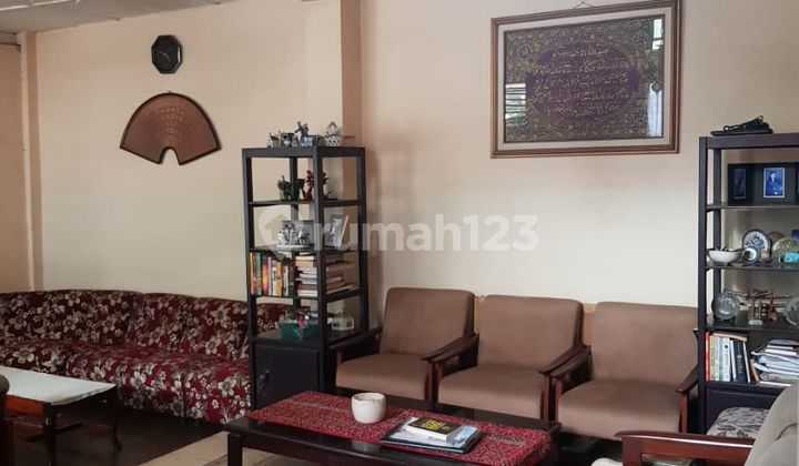 Rumah Heritage Strategis Pusat Kota SHM di Jl Riau Kota Bandung