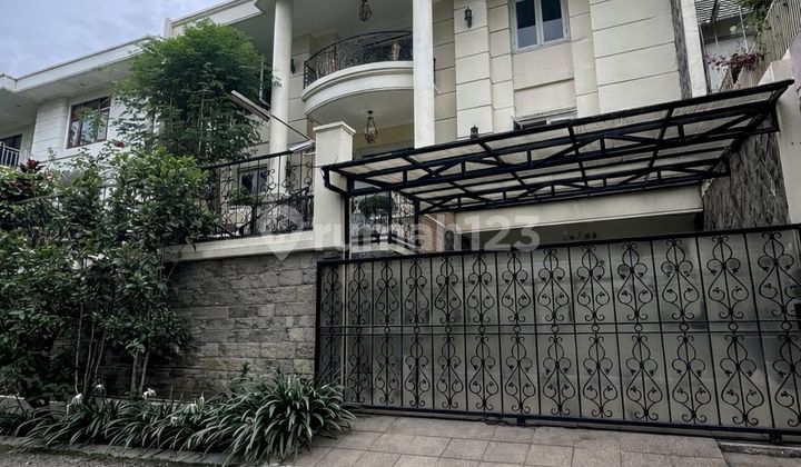Rumah Mewah Nyaman Siap Huni SHM di Setra Duta Raya, Bandung