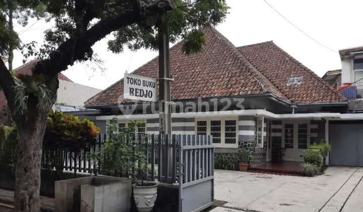 Rumah Belanda, Kost Pusat Kota Nyaman Strategis Jl Cipunagara No Rumah Belanda, Kost Pusat Kota Nyaman Strategis Jl Cipunagara No