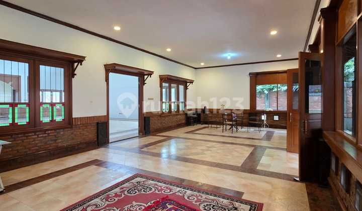 Rumah Cantik dan Mewah di Jalan Utama Lenteng Agung Rumah Cantik dan Mewah di Jalan Utama Lenteng Agung