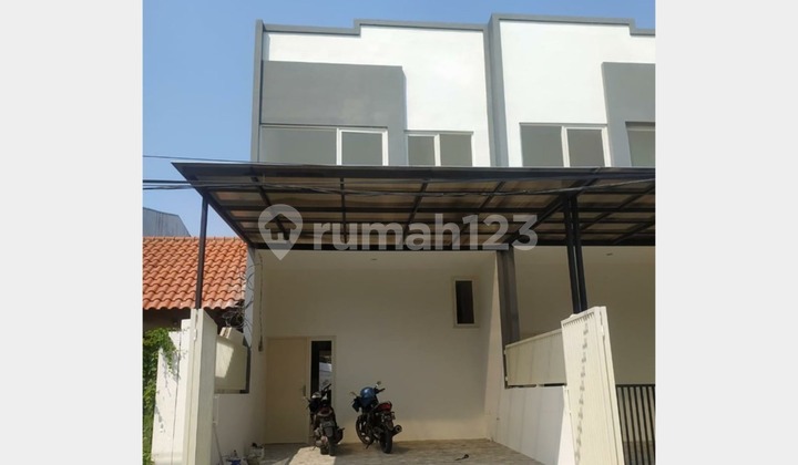 Rumah Minimalis Modern + Smart Home di Rungkut Asri Tengah 2