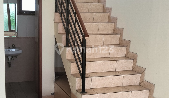 Disewa Rumah 2 Lantai Cluster Heliconia Harapan Indah, Bekasi