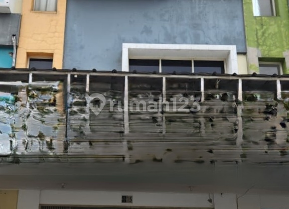 For Rent 3-Story Shop House in Harapan Indah Bekasi For Rent 3-Story Shop House in Harapan Indah Bekasi
