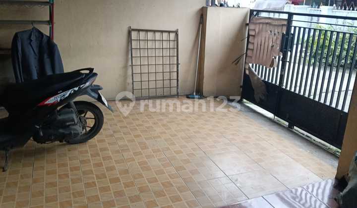 Quick Sale House in Harapan Indah 1, Bekasi 2