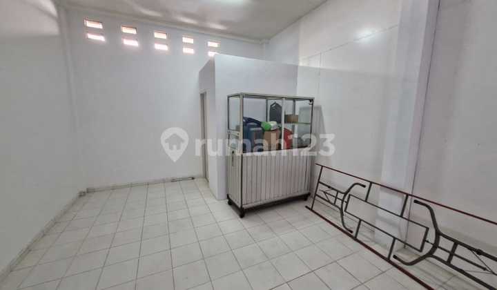 Disewakan 2 unit ruko gandeng 2lantai lokasi Di duren sawit jakarta timur Disewakan 2 unit ruko gandeng 2lantai lokasi Di duren sawit jakarta timur