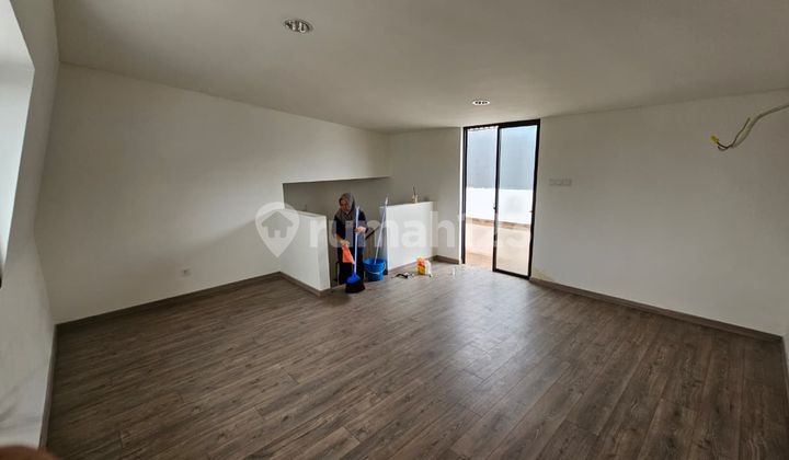 Dijual rumah baru siap huni Maison de Wisteria Metland Menteng Cakung Jakarta Timur 2