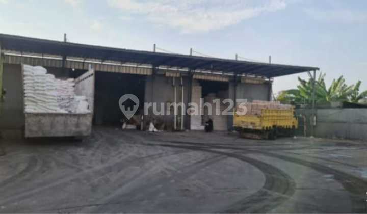 For Sale Commercial Warehouse on Pulogebang Main Road, Cakung Subdistrict, East Jakarta.