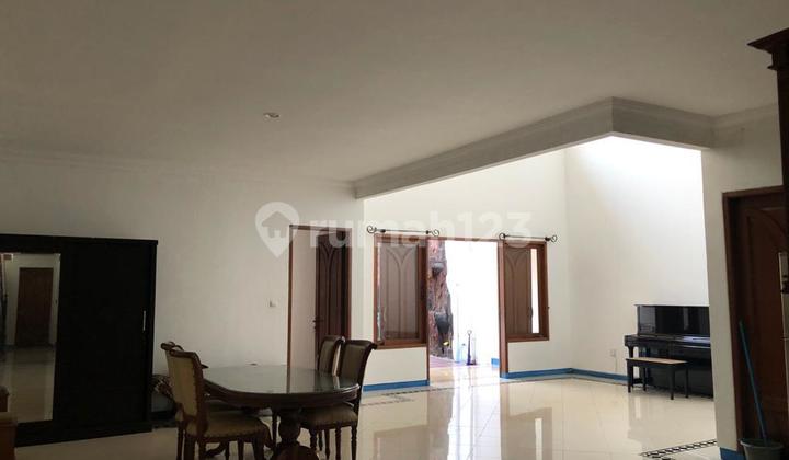 Rumah Hook 2 Lantai Semi Furnish Siap Huni di Duren Sawit Jakarta Timur Dekat dengan Tol Becakayu 2