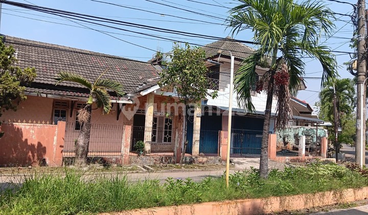 Rumah Bonus Ruko Strategis Di Jalan Utama Cocok Untuk Usaha Rumah Bonus Ruko Strategis Di Jalan Utama Cocok Untuk Usaha