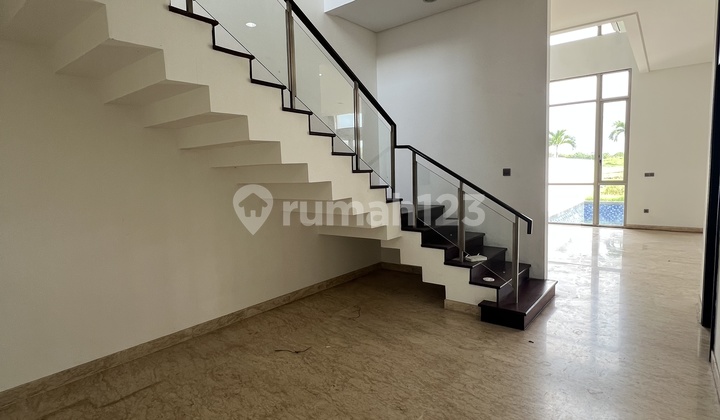 Rumah Mewah View Golf 3 Lantai Ada Kolam Renang 2