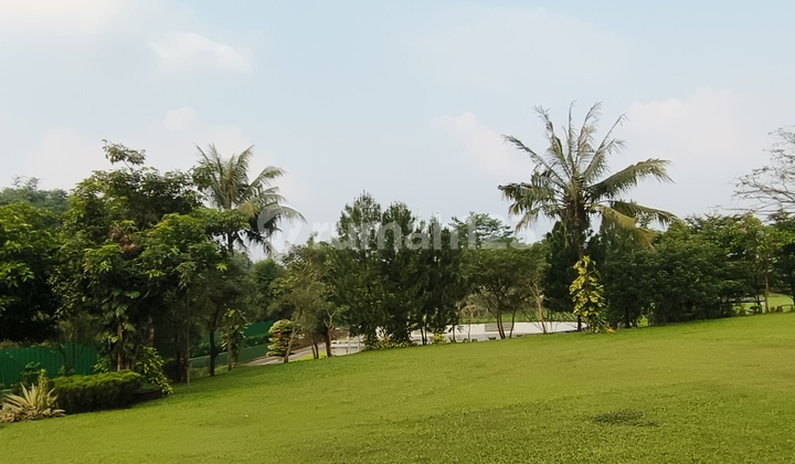 Land for Sale in Pamulang, South Tangerang with a House Bonus Land for Sale in Pamulang, South Tangerang with a House Bonus