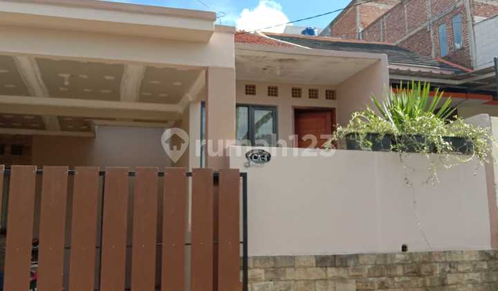 Dijual Rumah 2 Lantai di Kota Cimahi Lokasi Sangat Strategis dan Hunian Nyaman Siap Huni Kawasan Bebas Banjir Dijual Rumah 2 Lantai di Kota Cimahi Lokasi Sangat Strategis dan Hunian Nyaman Siap Huni Kawasan Bebas Banjir